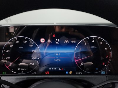 MERCEDES-BENZ E-CLASS - 8