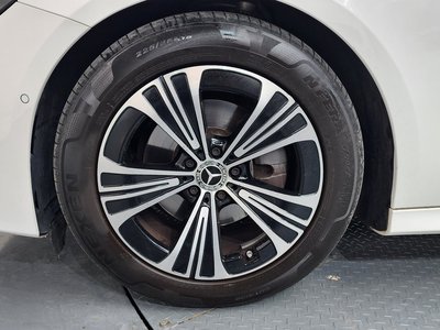 MERCEDES-BENZ E-CLASS - 6