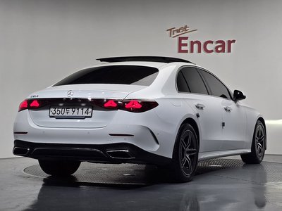 MERCEDES-BENZ E-CLASS - 3