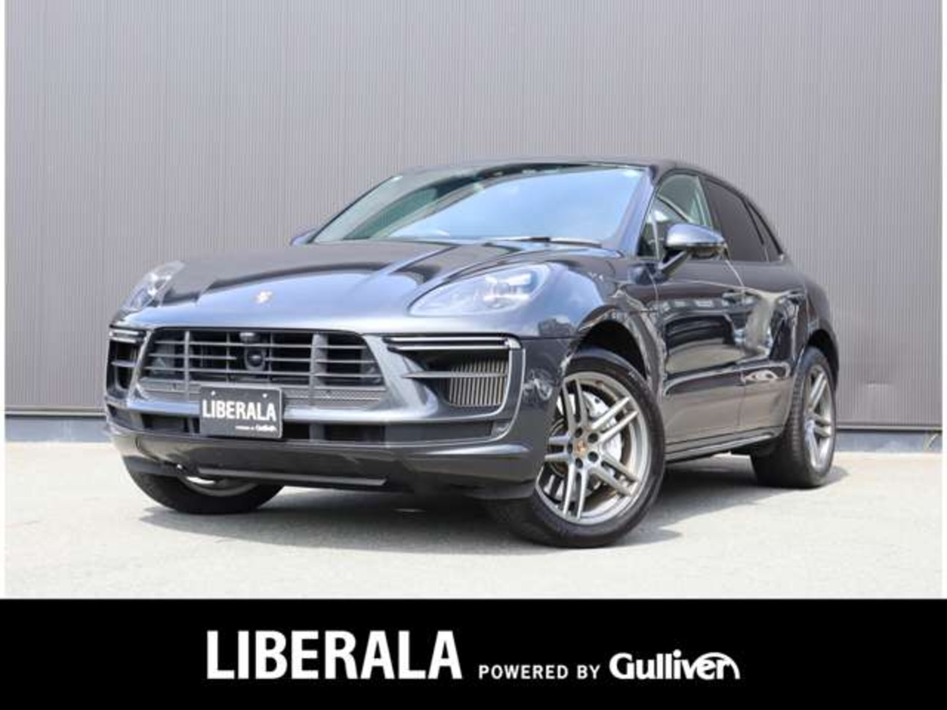 PORSCHE MACAN - View 1