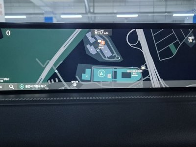 2022 Genesis GV80 — миниатюра 17