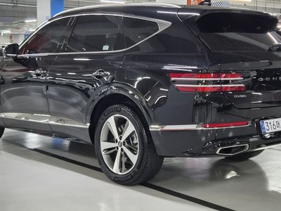صورة 4 لـ 2022 Genesis GV80