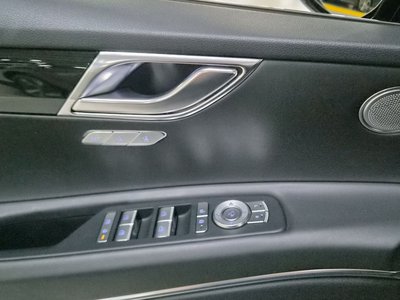 2022 Genesis GV80 — миниатюра 18