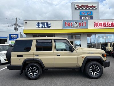 TOYOTA LAND CRUISER - 3