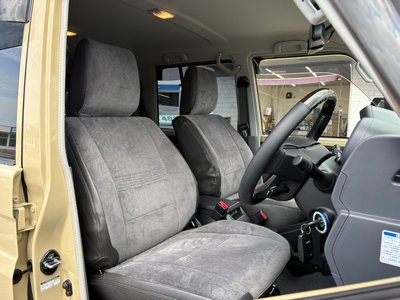 TOYOTA LAND CRUISER - 10