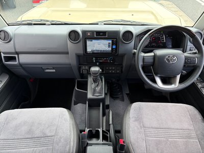 TOYOTA LAND CRUISER - 8