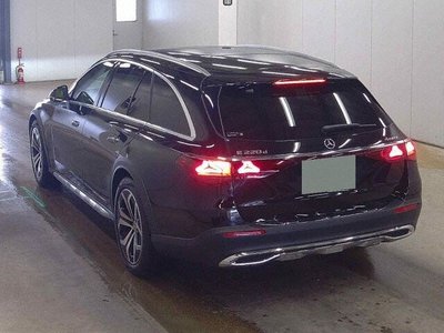 MERCEDES-BENZ E-CLASS - 2