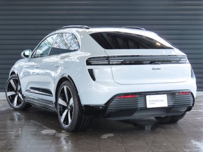 صورة 7 لـ 2025 Porsche MACAN