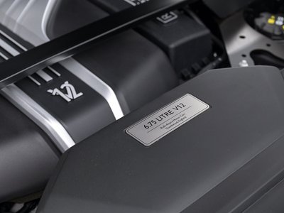 ROLLS-ROYCE CULLINAN - 10