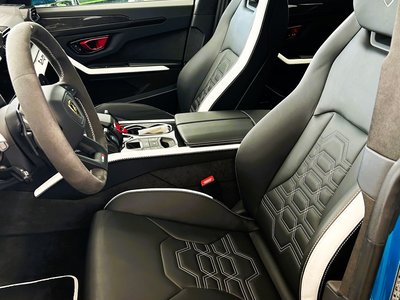 LAMBORGHINI URUS - 8