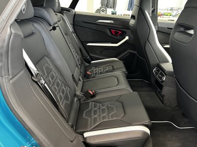 LAMBORGHINI URUS - 10