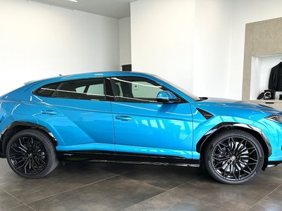 LAMBORGHINI URUS - 6