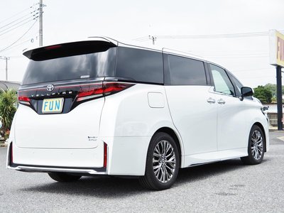 2025 Toyota VELLFIRE — фото 5