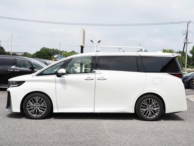 2025 Toyota VELLFIRE — фото 8