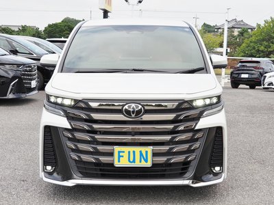 2025 Toyota VELLFIRE — фото 2