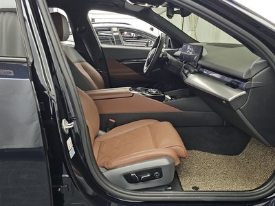 2023 BMW 5 SERIES 缩略图 17