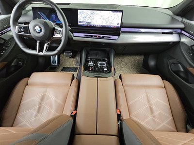 2023 BMW 5 SERIES photo 5