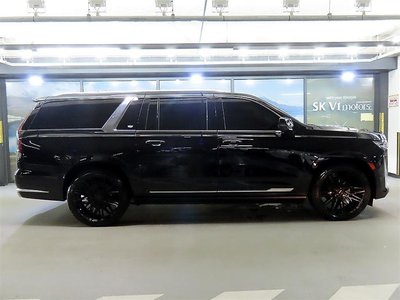 2022 Cadillac ESCALADE 5TH GENERATION photo 2