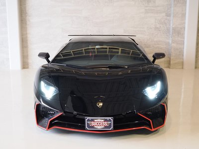 LAMBORGHINI AVENTADOR - 5