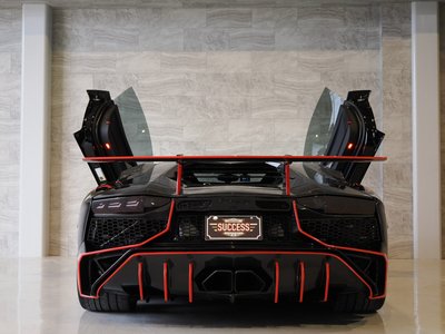 LAMBORGHINI AVENTADOR - 10