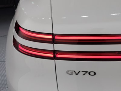 2024 Genesis GV70 photo 10