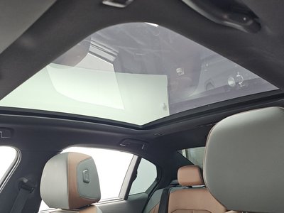 صورة مصغرة 35 لـ 2024 BMW 5 SERIES