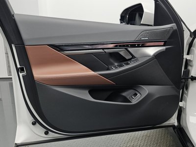 صورة مصغرة 14 لـ 2024 BMW 5 SERIES