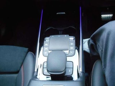 MERCEDES-BENZ GLB - 9