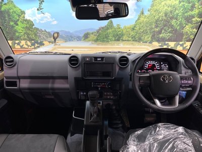 TOYOTA LAND CRUISER - 2