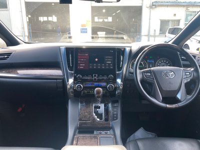 TOYOTA ALPHARD - 2