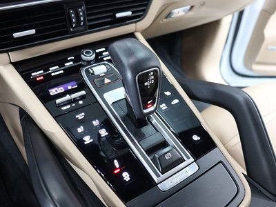 PORSCHE CAYENNE - 9