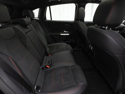 MERCEDES-BENZ EQA - 10