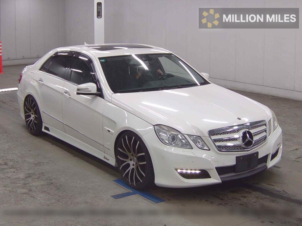 MERCEDES-BENZ E-CLASS - View 1