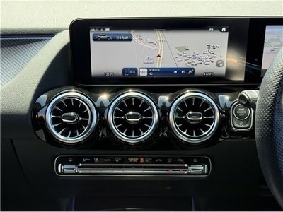 MERCEDES-BENZ GLA - 7