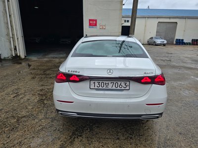 MERCEDES-BENZ E-CLASS - 3