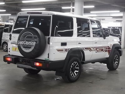 2024 Toyota LAND CRUISER 70 photo 6