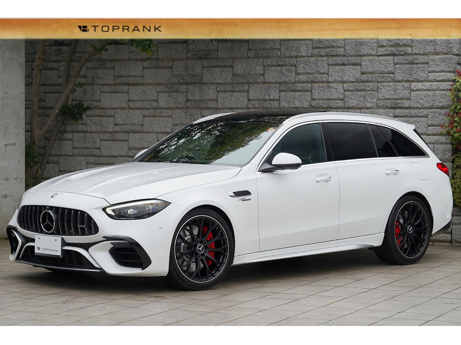 MERCEDES-BENZ C-CLASS AMG - View 1