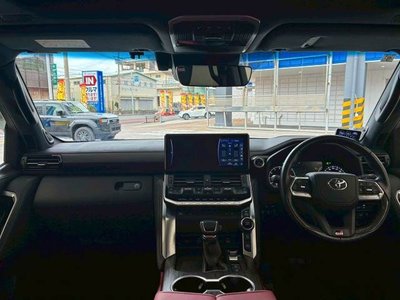 TOYOTA LAND CRUISER 300 - 3