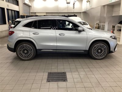 MERCEDES-BENZ EQA - 3