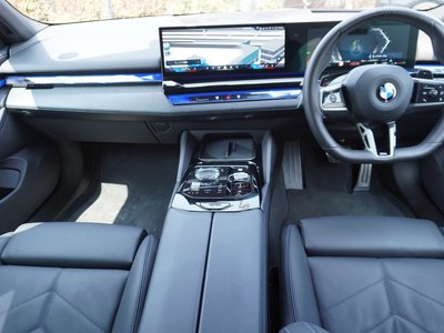 BMW 5 SERIES TOURING - 9