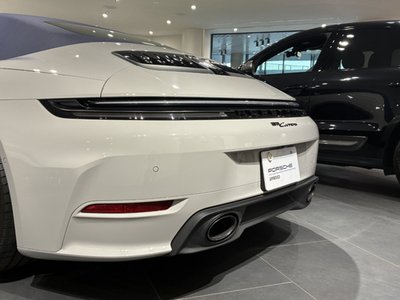 PORSCHE 911 CABRIOLET - 4