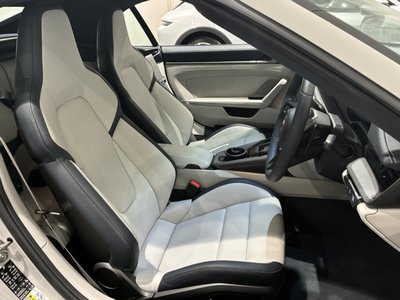 PORSCHE 911 CABRIOLET - 7