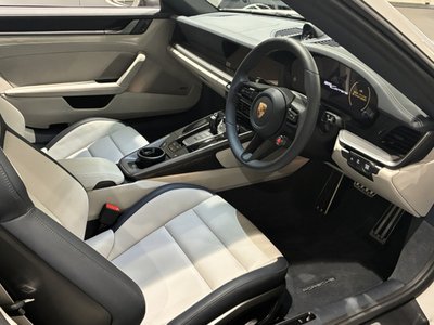 PORSCHE 911 CABRIOLET - 6