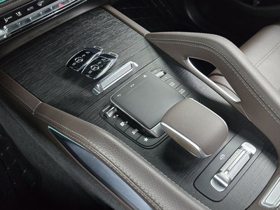 MERCEDES-BENZ GLS - 9