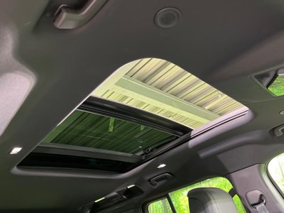 LAND ROVER DEFENDER - 5