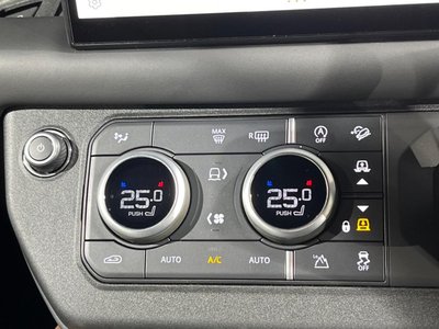 LAND ROVER DEFENDER - 7