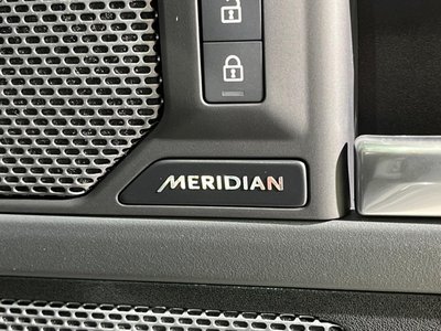 LAND ROVER DEFENDER - 9