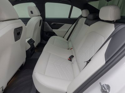 2026 BMW 5 SERIES 缩略图 11