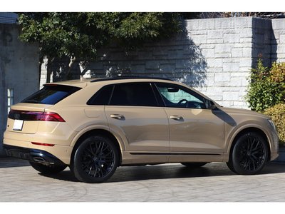 AUDI Q8 - 2
