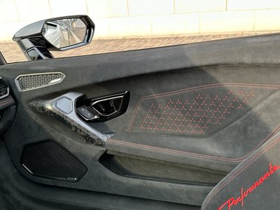 صورة مصغرة 15 لـ 2018 Lamborghini HURACAN